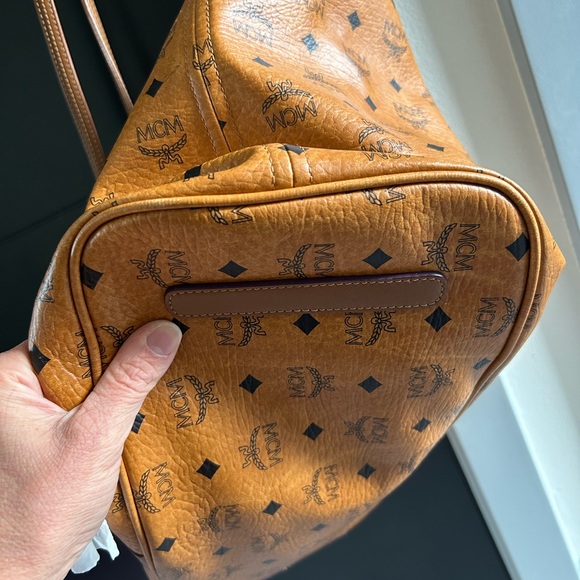 MCM Large Liz Tote - Picture 2 of 7